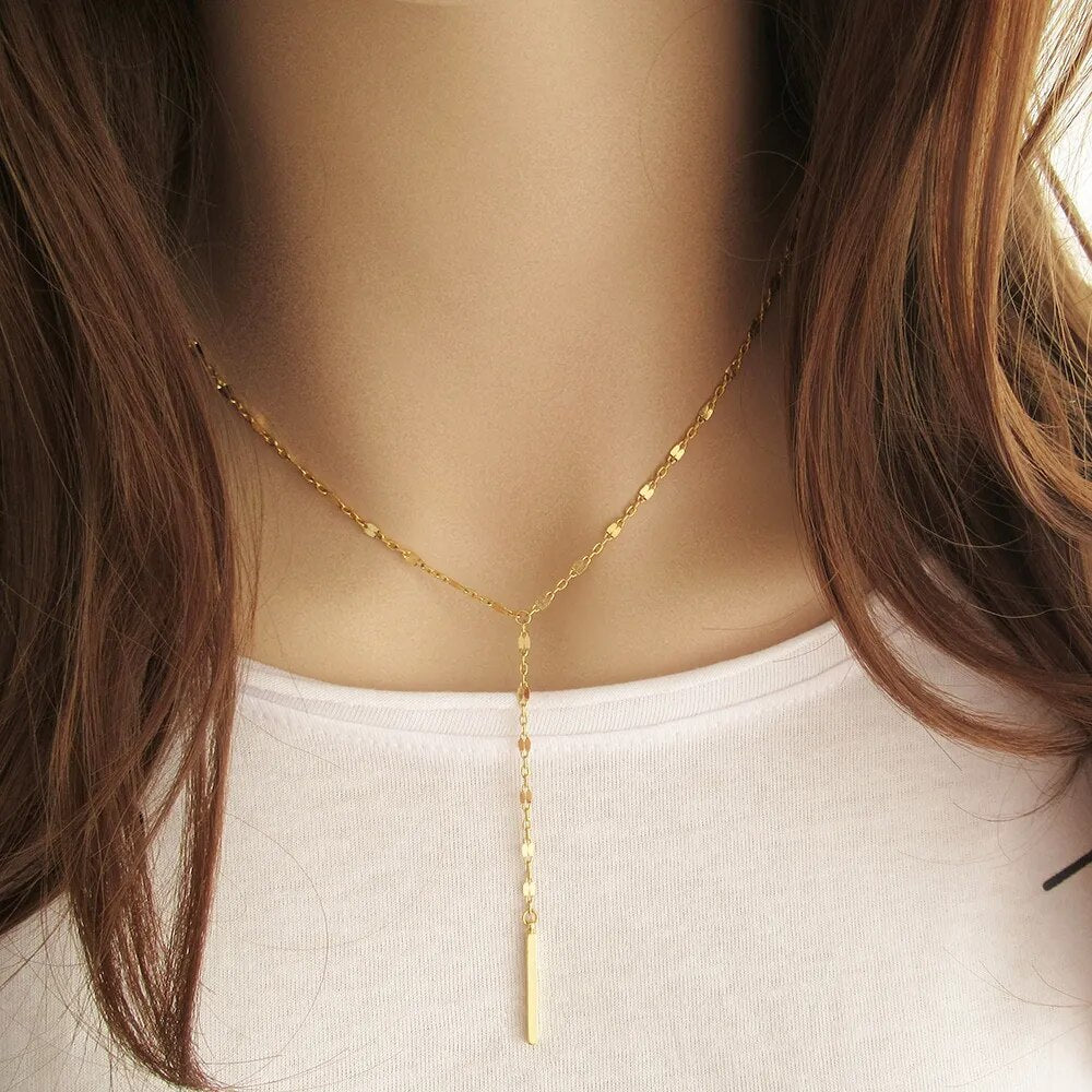 Glam Choker: Luxe Pendant Necklace